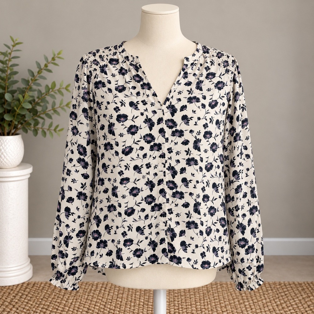 Levis Blouse Cream Black Floral Smocked V-Neck Ruffle Cuff Top Sz Small